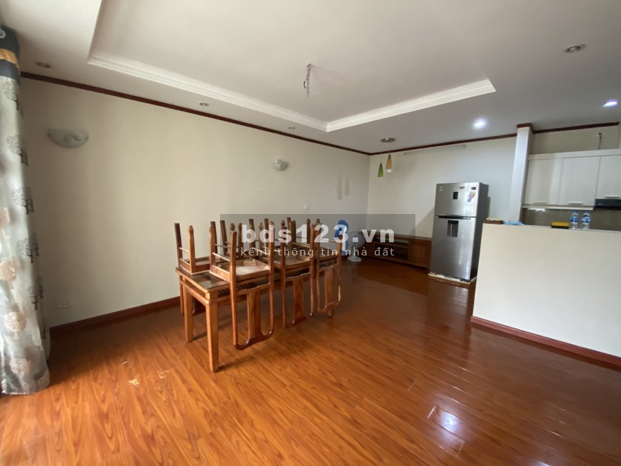 Cho thuê CHCC Vinaconex 1 Khuất Duy Tiến 120m2, 3PN đồ cơ bản, giá 12tr ở or làm VP đều được