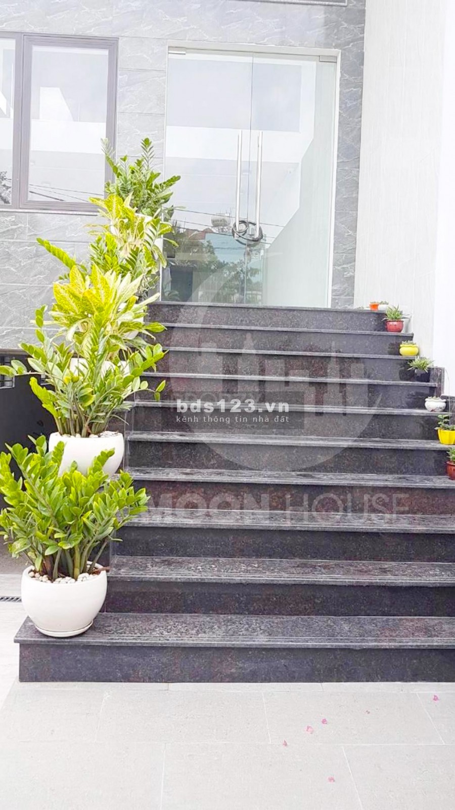 Bán nhà Tòa Văn Phòng Quận 2 P.Bình Trưng Tây chính chủ sổ riêng full thổ, dt 123,7 m2