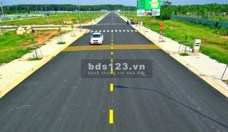 Chính chủ cần tiền về quê bán gấp lô đất ngay visip2 sổ hồng riêng lh 0967068799
