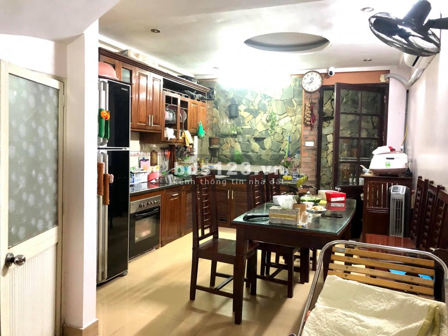 Bán Nhà Phúc Xá diện tích sử dụng 65m2, đúc 5 Tầng, ô tô đỗ cửa kinh doanh sầm uất