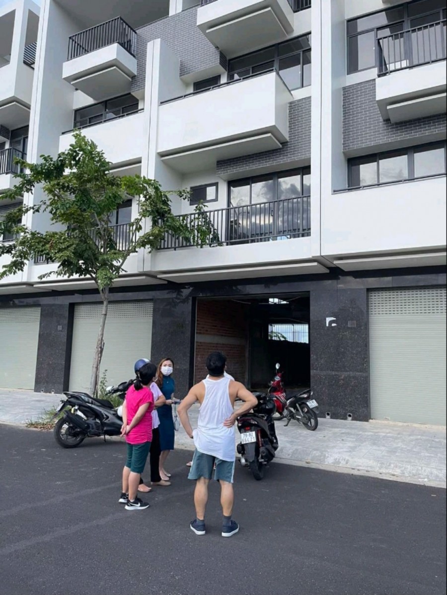 Cần bán căn nhà phố VCN Phước Long Nha Trang đã xây xong giá ưu đãi mùa dịch, lhcc