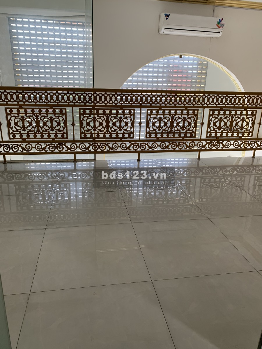 Chính chủ cần bán nhà 6m X 8m số 49 Trần Quốc Toản kiên cố gồm hầm trệt lững 4 lầu và sân thượng