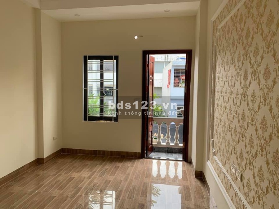 Bán nhà Nguyên Hồng, Đống Đa 57m2 phân lô, 2 thoáng, ô tô đỗ cửa. Giá hơn 7 tỷ.