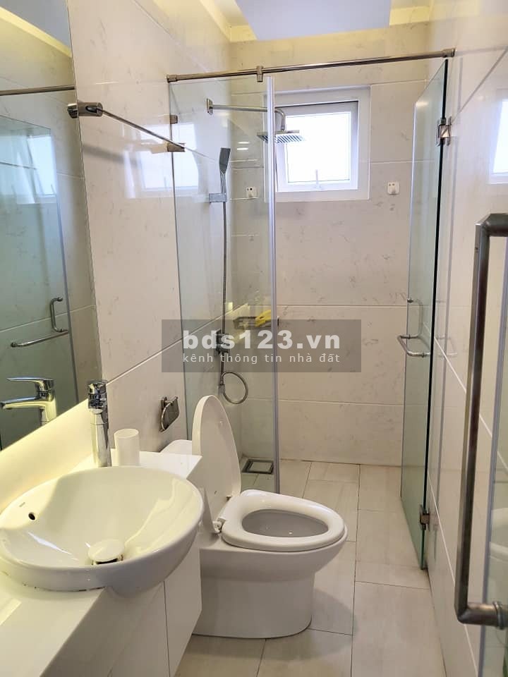 Bán nhà nguyên căn hẻm xe hơi đường lớn, khu dân cư đông đúc, giá tốt đầu tư, sổ sẵn