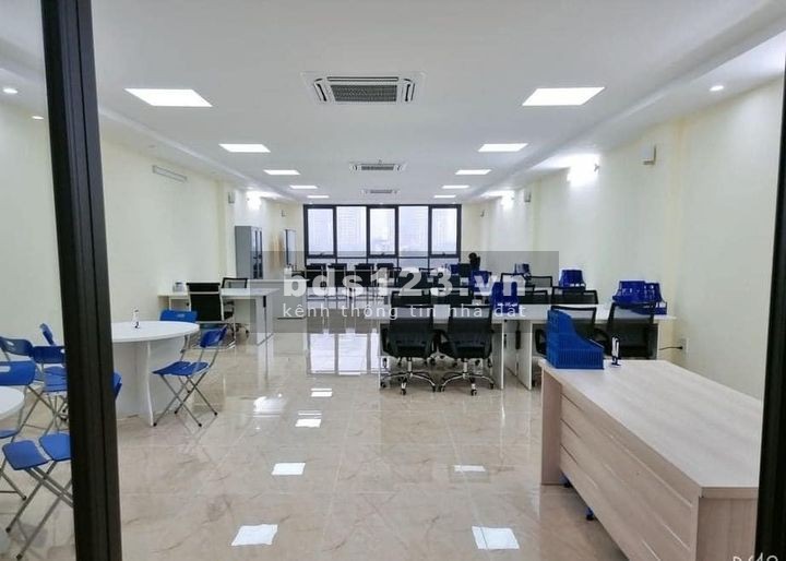 Văn phòng cho thuê tại Phố Vũ Tông Phan diện tích 65m2 giá thuê chỉ 11 triệu/tháng