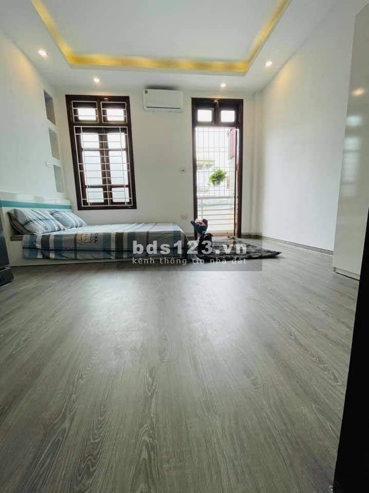 Bán nhà nguyên căn Quận Cầu Giấy, diện tích sử dụng 46m2, cho thuê 45 triệu/tháng.