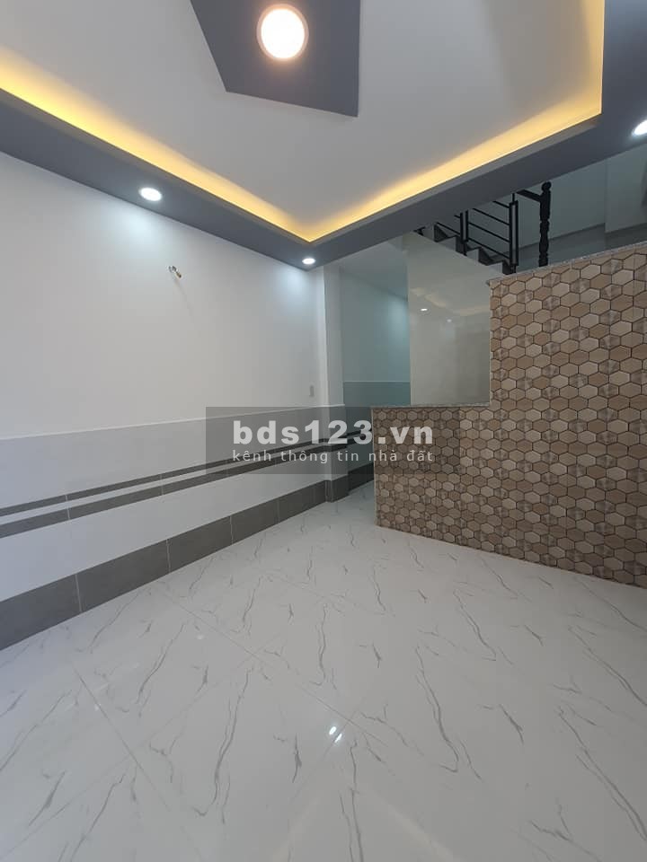 (Gò Vấp)Nhà đẹp, sát hxh, Nguyễn Thái Sơn thông Dương Quảng Hàm, 2 tầng, giá chỉ 2.8 tỷ