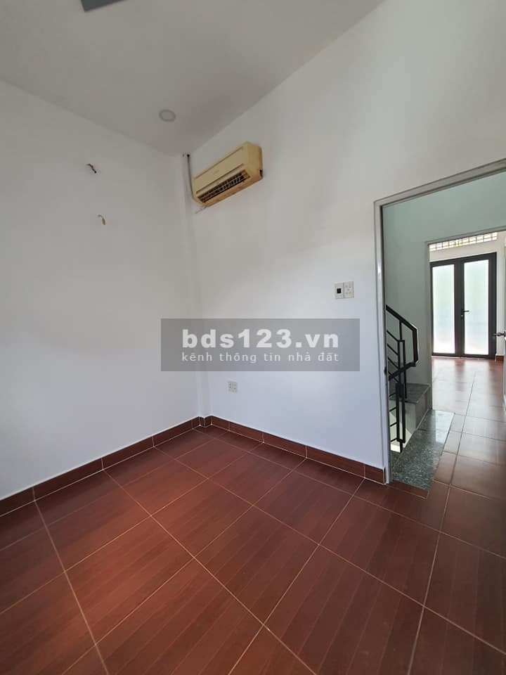 (Gò Vấp)Nhà đẹp, sát hxh, Nguyễn Thái Sơn thông Dương Quảng Hàm, 2 tầng, giá chỉ 2.8 tỷ