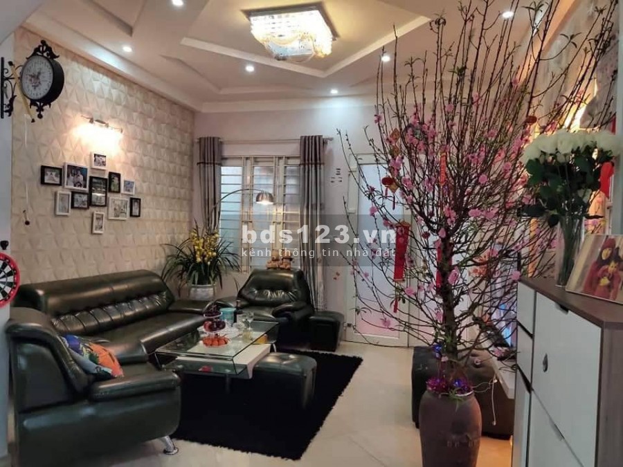 Bán nhà lô góc 4 mặt thoáng phố Lạc Long Quân đúc kiên cố 4 tầng, dt 45m2, hẻm ba gác