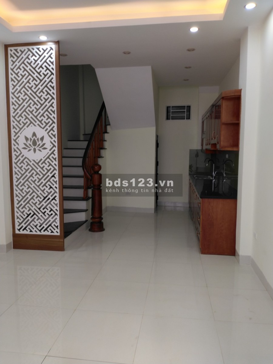 Bán nhà 4 Tầng Tây Tự Quận Bắc Từ Liêm sổ đẹp đường rộng gần ô tô đỗ ngày đêm 2.1 tỷ