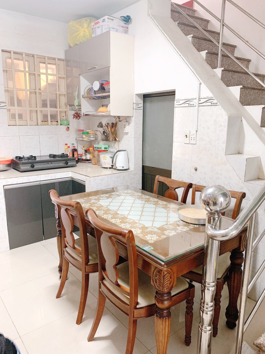 Nhà mặt tiền chính (lề đường rộng) Hưng Phú Quận 8 1 trệt, 1 lầu đúc kiên cố, giá tốt kiên cố