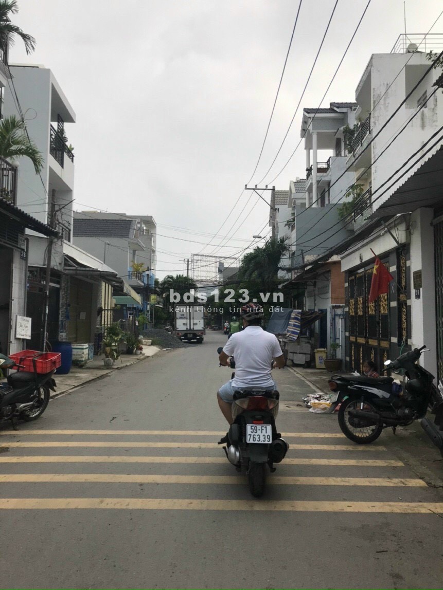 Chủ gửi bán lô đất mặt tiền đường số 9 ngay cổng sau KDT VẠN PHÚC