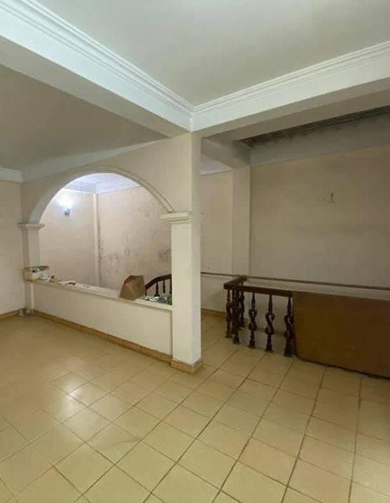 Bán nhà Trần Thái Tông trung tâm Cầu Giấy, ở luôn ngõ rộng ô tô đỗ 10m ra phố, 0964216776