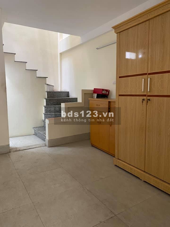 Nhà phố Ngọc Lâm, vị trí đắc địa, vỉa hè rộng, dân cư đông đúc, kinh doanh đỉnh, hiếm, chỉ 9 tỷ nhỉnh