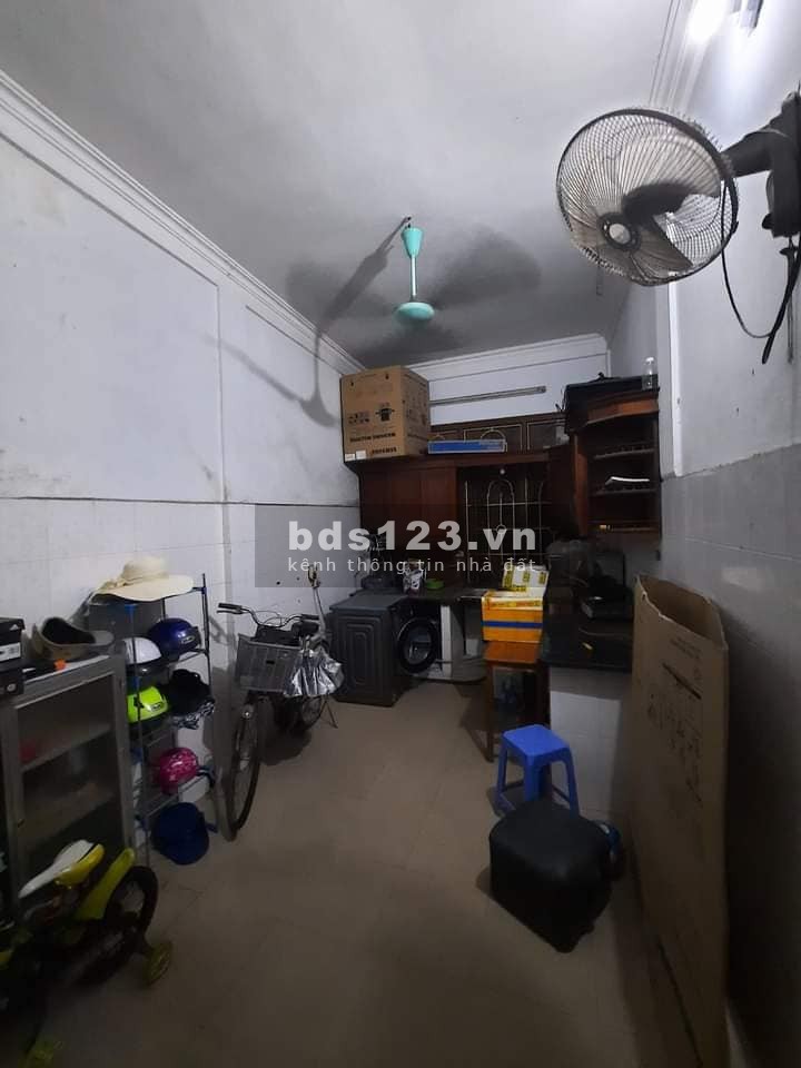 Bán gấp nhà Đội Cấn – Ba Đình, 32m2 xây 4T, gần phố, giá chỉ 2.7 tỷ