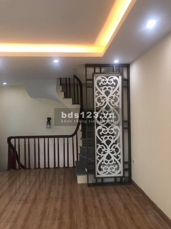 Hiếm nhà Cổ Điển, huyện Thanh Trì diện tích 38m2 5 tầng đúc giá 2.65 tỷ LH 0886644228