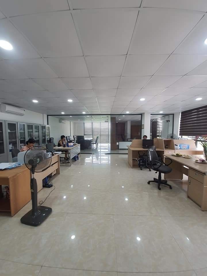 Chủ cần bán nhà Việt Hưng, lô góc thang máy, xe tránh nhau thoải mái, kinh doanh sầm uất