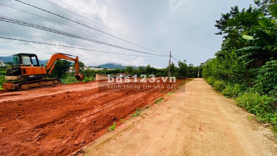 Diện tích 480m2 đất, view toàn thị trấn Nam Ban, giá chỉ 550 triệu liên hệ 0935434534 giá tốt