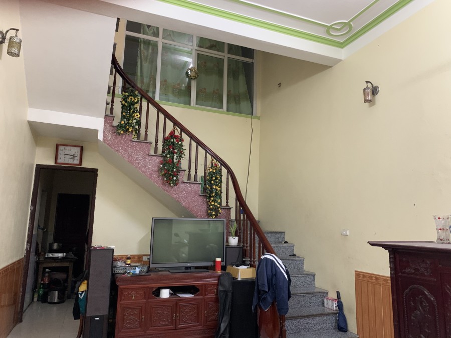 Bán nhà 3 tầng, 4 ngủ, 3 vệ sinh đường oto Xuân Nộn đường trước nhà 3.5m ô tô vào tận cửa