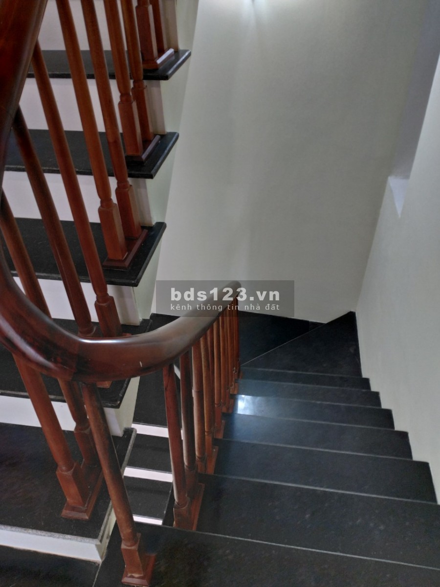 Bán nhà 4 Tầng Tây Tự Quận Bắc Từ Liêm sổ đẹp đường rộng gần ô tô đỗ ngày đêm 2.1 tỷ