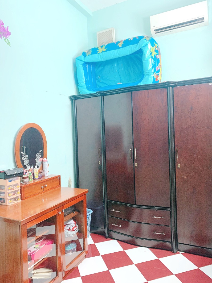 Nhà mặt tiền chính (lề đường rộng) Hưng Phú Quận 8 1 trệt, 1 lầu đúc kiên cố, giá tốt kiên cố