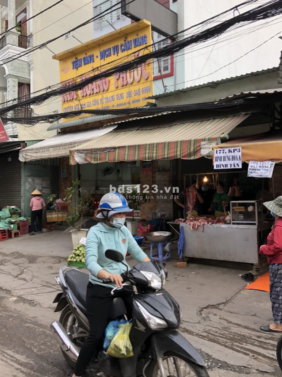 Chính chủ bán gấp nhà nguyên căn 2 mặt tiền chợ giảm 3 tỷ, ngân hàng hỗ trợ 70 %