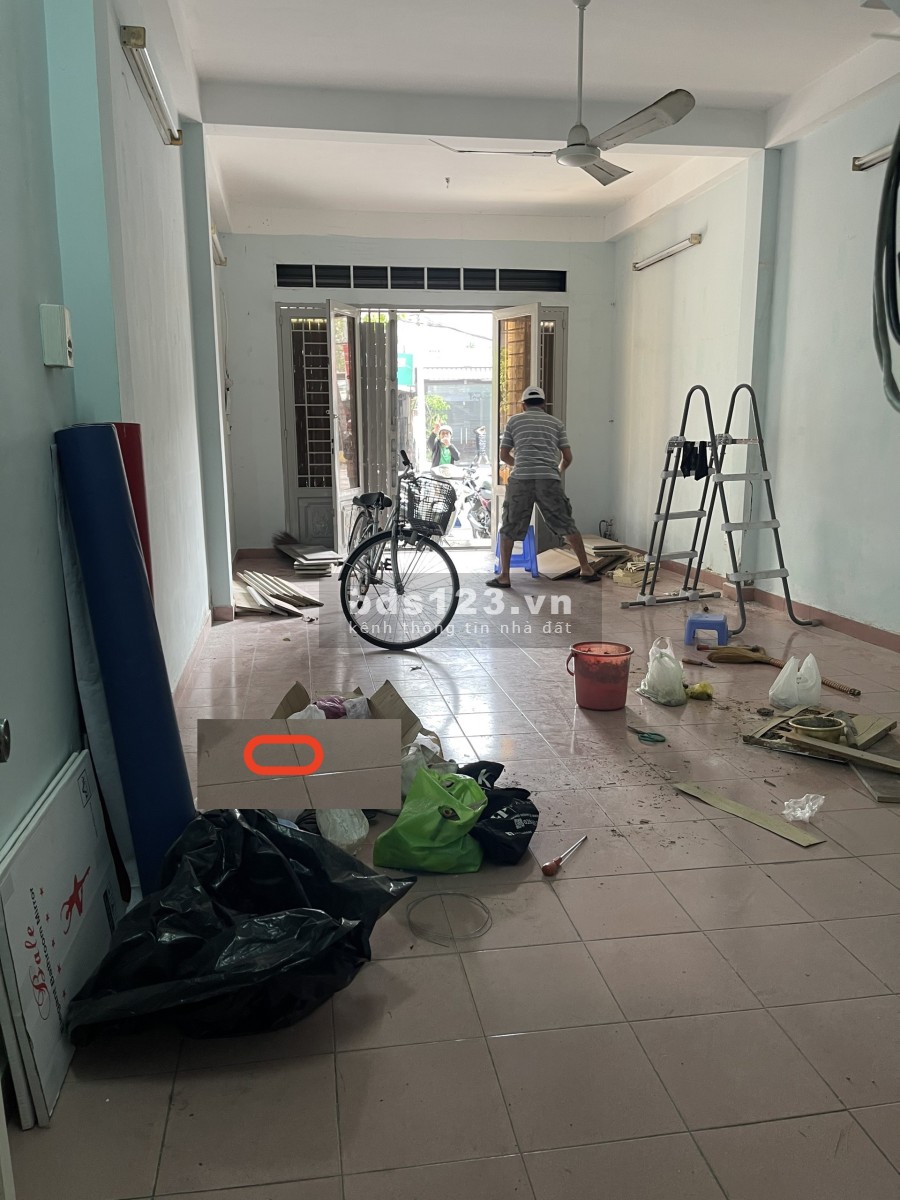 Mặt Tiền chính Chu Văn An 4x20m, trệt 3lầu, 5phòng, 3wc. giá 25triệu/tháng