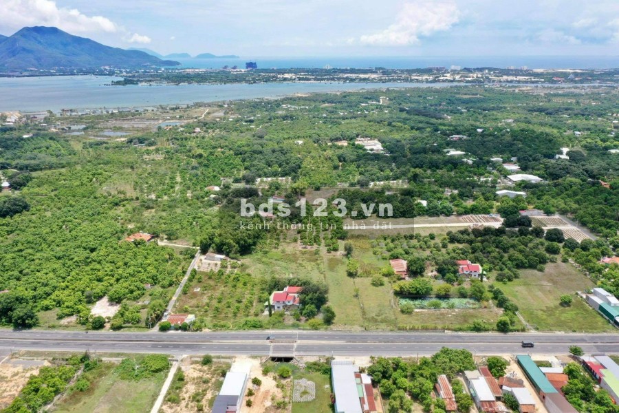 Đất nền ngay khu ven đầm nằm trên trục đường 13m, cạnh trục đường Lê Duẫn 40m, pháp lí đủ