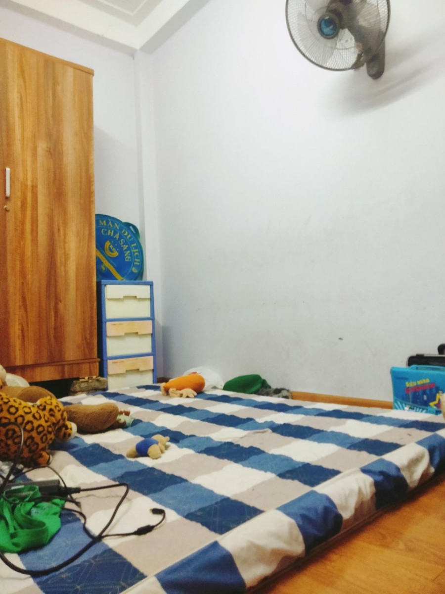 Duy nhất phố Yên Hòa, Mặt ngõ ôtô vài chục bước chân, DT 42 m²x5T, Chỉ khoảng 100 triệu/m²