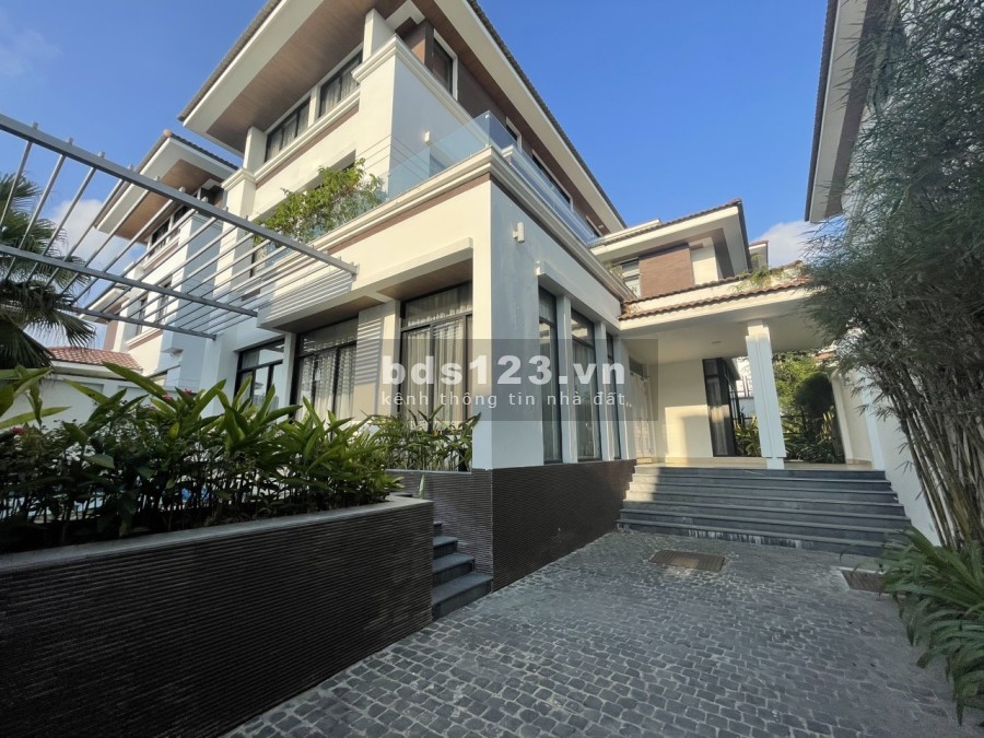 Bán biệt thự đồi Hill Pool villa FLC Hạ Long, tráng lệ và duy nhất, tiện ích đầy đủ, pháp lí đủ