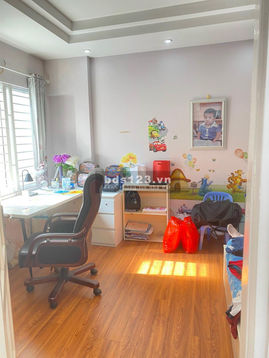 Bán nhà lô góc 4 mặt thoáng phố Lạc Long Quân đúc kiên cố 4 tầng, dt 45m2, hẻm ba gác