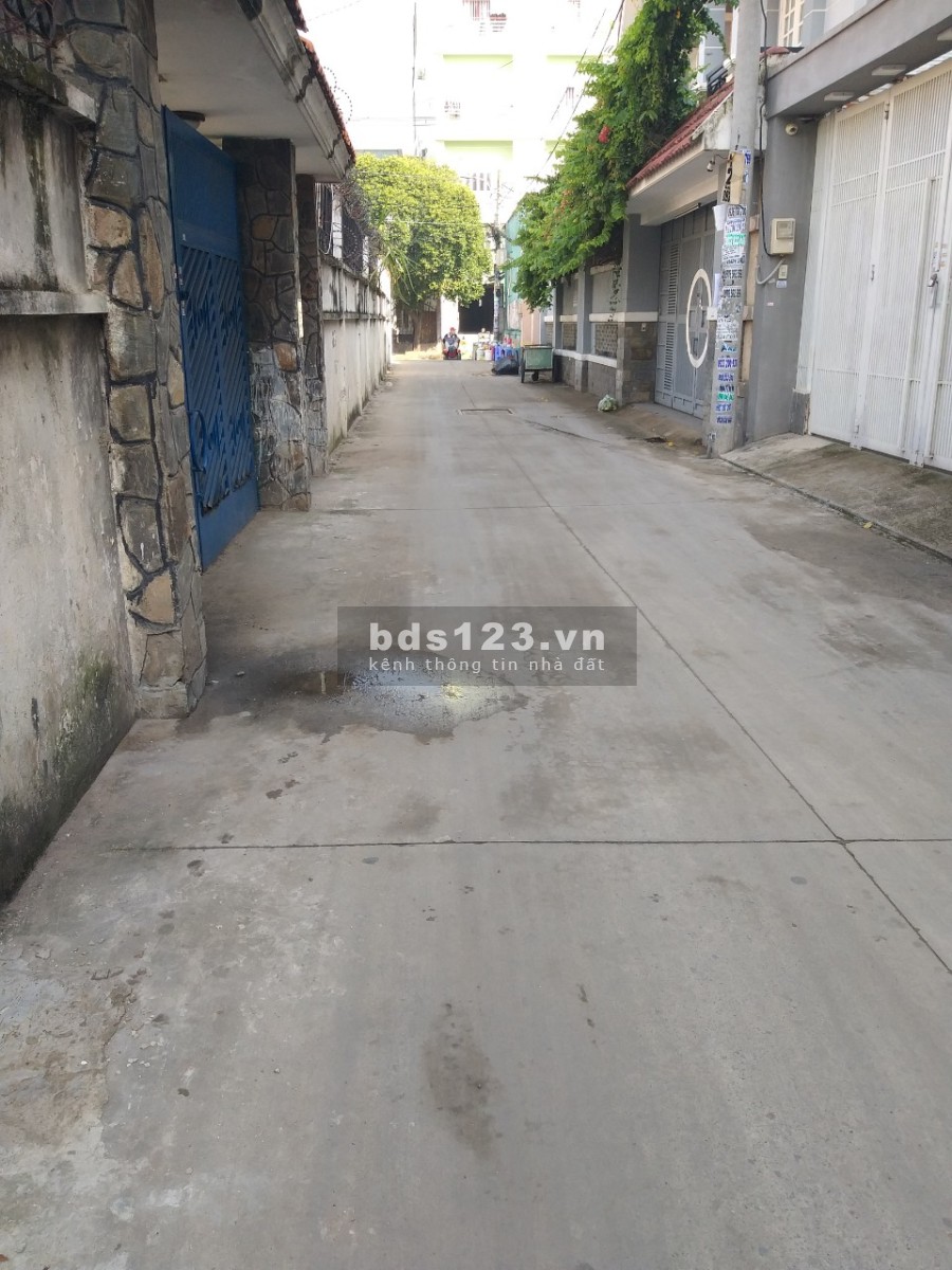 Nhà nguyên căn đang trống nền cần cho thuê ngay Dương Quảng Hàm 5 triệu/tháng