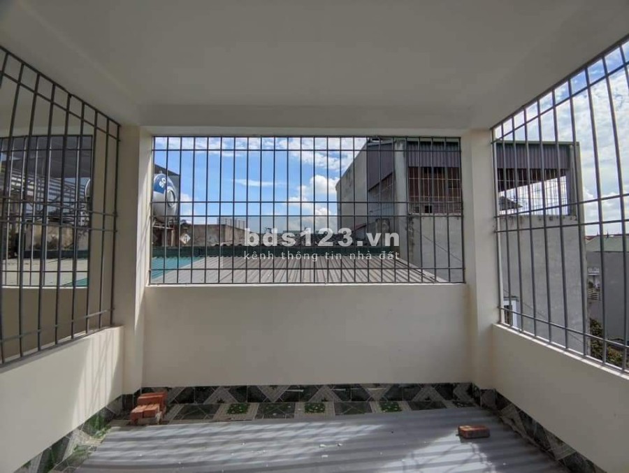 Bán nhà 4 Tầng Tây Tự Quận Bắc Từ Liêm sổ đẹp đường rộng gần ô tô đỗ ngày đêm 2.1 tỷ
