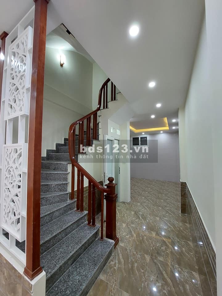 Cần bán nhà Kim Giang siêu đẹp, gần ô tô 5 tầng diện tích sử dụng 45m2 giá 4.45 tỷ, lh 0941570196