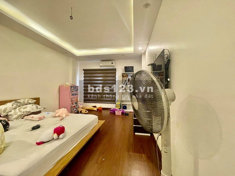 Bán nhà Thịnh Quang, Quận Đống Đa, diện tích sử dụng 35m2, đúc kiên cố 4 tầng, giá 3 tỷ