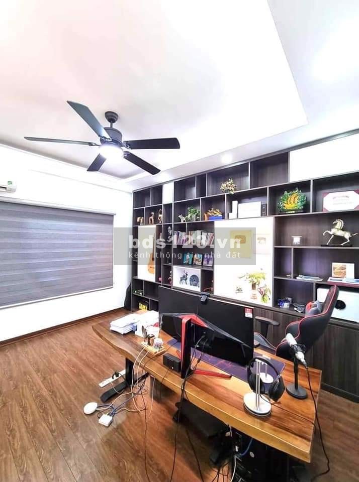 Ngõ thoáng ô to tránh xe máy, thoải mái, kinh doanh tốt, sầm uát. nhà phố lụa, 40m, 3 tầng, giá 4,45 tỷ