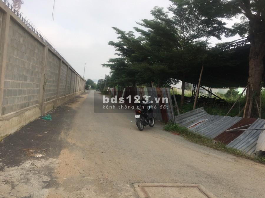 Chủ gửi bán lô đất mặt tiền đường số 9 ngay cổng sau KDT VẠN PHÚC