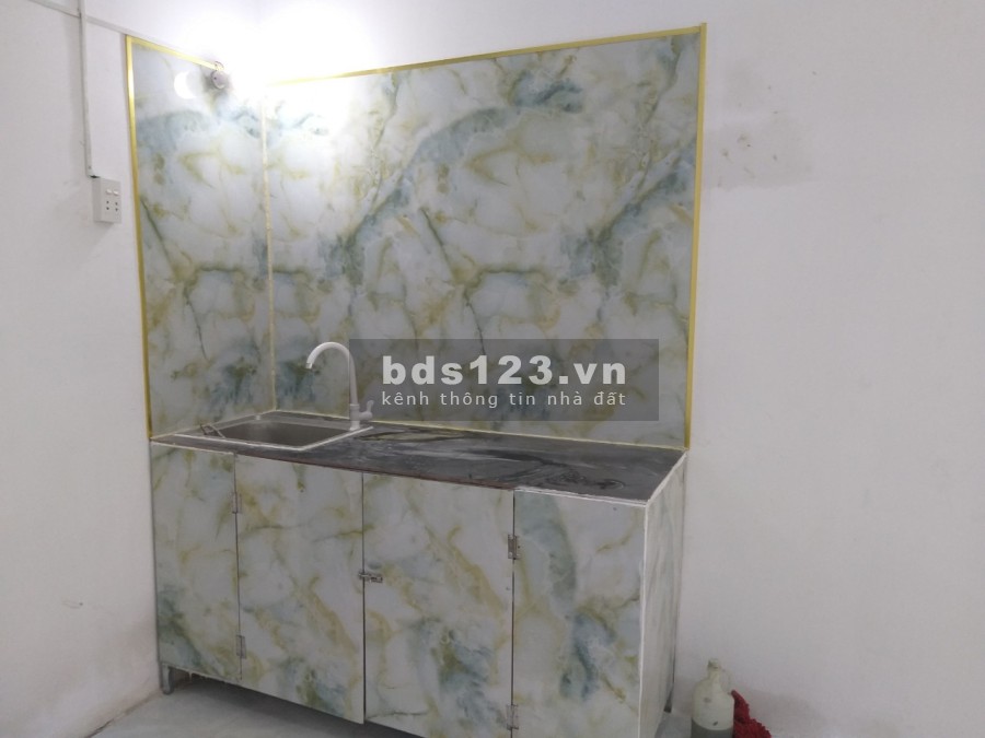 Nhà nguyên căn đang trống nền cần cho thuê ngay Dương Quảng Hàm 5 triệu/tháng