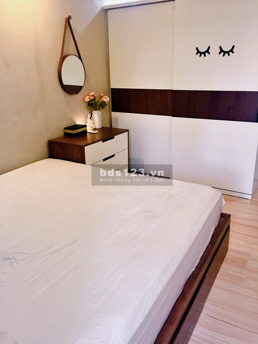 Cho thuê căn hộ chung cư góc đầu hồi nhà D8, Thành Công, Hà Nội giá 5.5 triệu/tháng