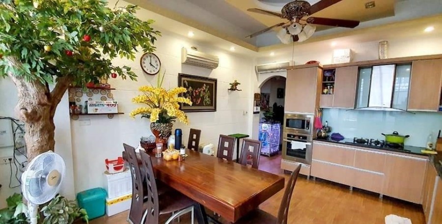 Bán nhà nguyên căn ô tô đỗ cửa, khu phân lô Kim Mã dtsd 77m2, 5 tầng, mt 6m, giá chỉ 14 tỷ