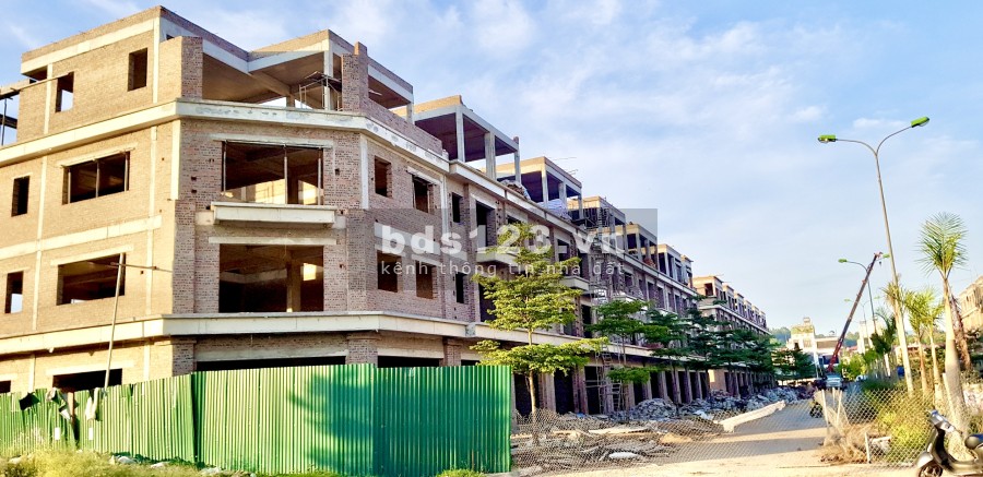 Bán lỗ Shophouse 2 mặt tiền đường Lê Quang Đạo giá bán 3tỉ3 liên hệ 0356144921