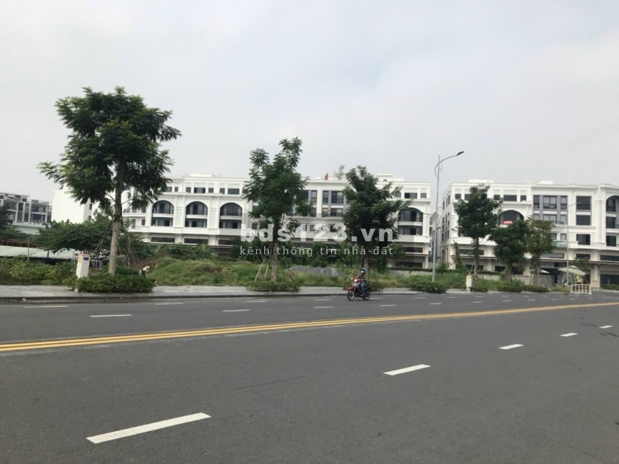 Chủ gửi bán lô đất mặt tiền đường số 9 ngay cổng sau KDT VẠN PHÚC