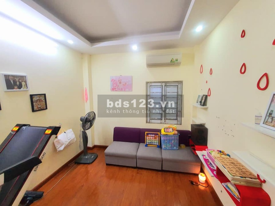 Bán nhà Đinh Công Thượng, Quận Hoàng Mai, gía rẻ dtsd 35m2, 4 tầng ô to đỗ cửa, sổ nở hậu