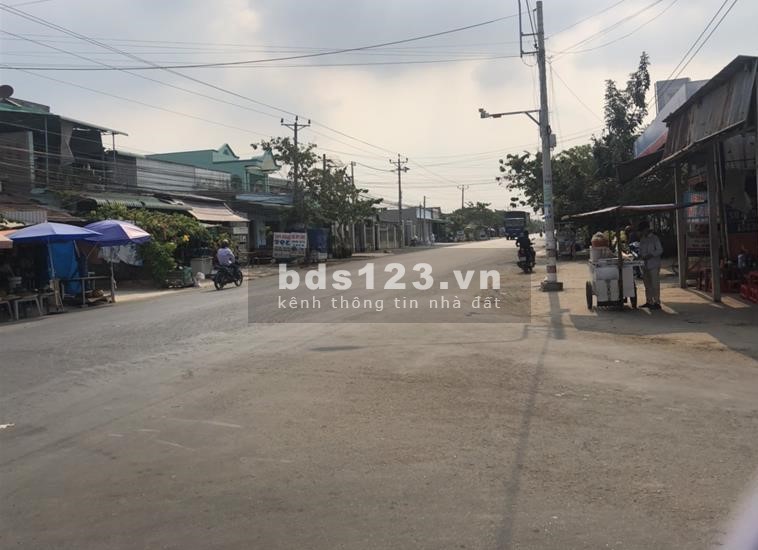 Cần ra nhanh lô đất ngay làng đại học Việt Đức, mặt tiền kinh doanh, sổ hồng riêng