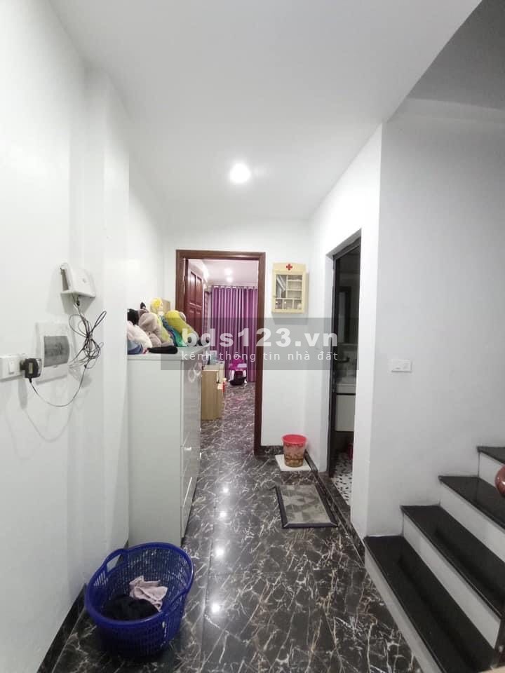 Bán nhà Tân Mai đẹp lung linh, ngõ thông full đồ , dt 45m2 4 tầng, giá 2.5 tỷ có gia lộc