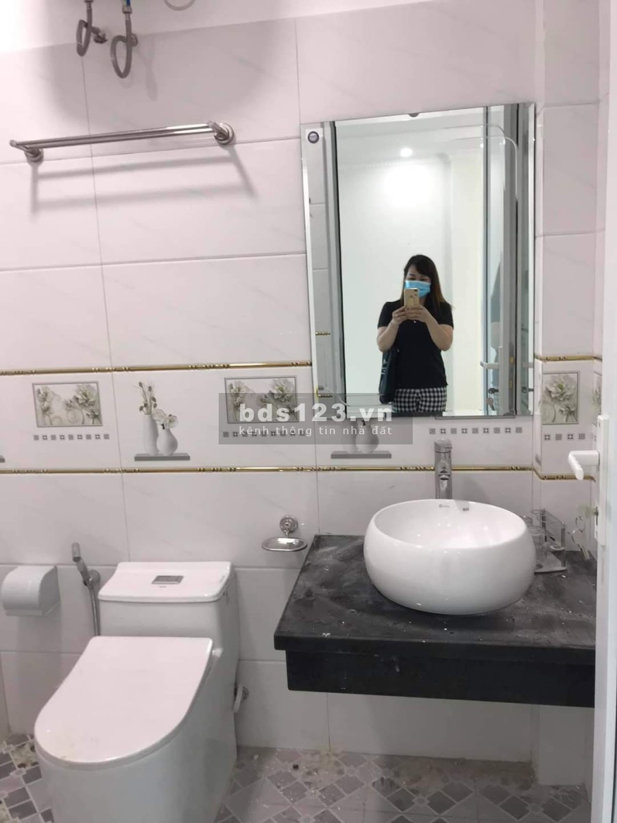 Cực ký cần bán 35m2, nhà 5 tầng Việt Hưng, đường to ô tô vào nhà 15m ra phố chính giá chỉ 3 tỷ