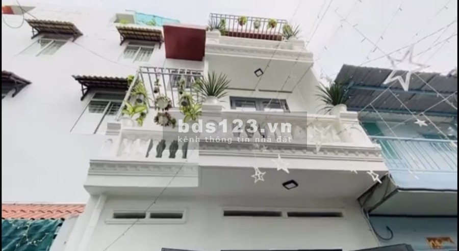 Bán nhà mới xây mặt tiền Quận Tân Phú giá rẻ chỉ 4.7 tỷ, pháp lý sạch đẹp, công chứng ngay trong ngày