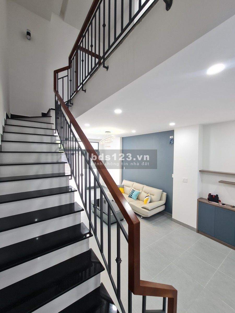 Bán nhà 3 tầng mới đẹp đường số 17 Hà Quang 2, tp. Nha Trang giá bán 6.5 tỷ, sổ sẵn