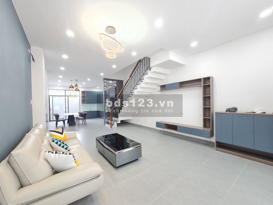Bán nhà 3 tầng mới đẹp đường số 17 Hà Quang 2, tp. Nha Trang giá bán 6.5 tỷ, sổ sẵn
