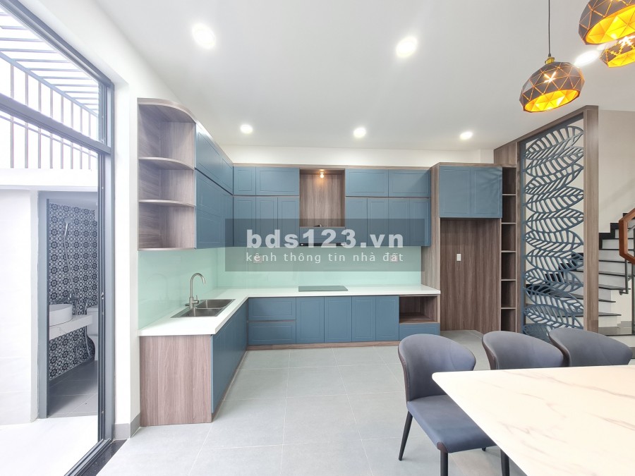 Bán nhà 3 tầng mới đẹp đường số 17 Hà Quang 2, tp. Nha Trang giá bán 6.5 tỷ, sổ sẵn